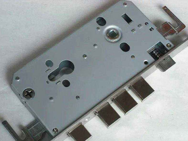 西盟24小时上门开锁公司